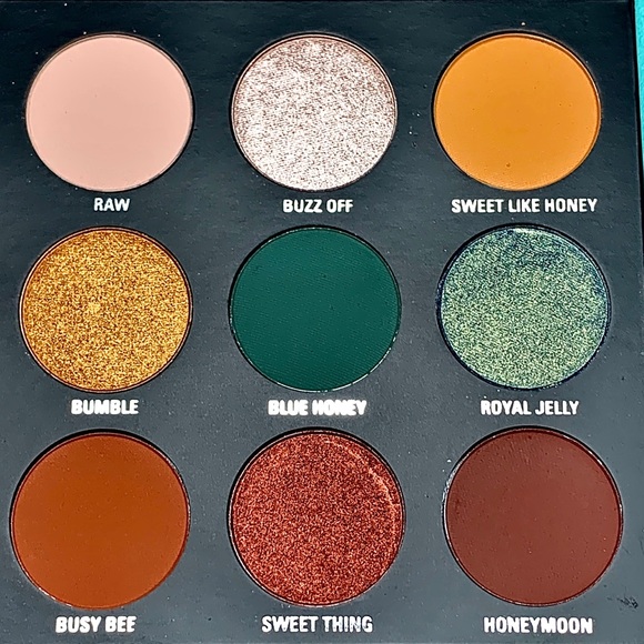 KYLIE Cosmetics The Blue Honey Palette - Picture 4 of 6